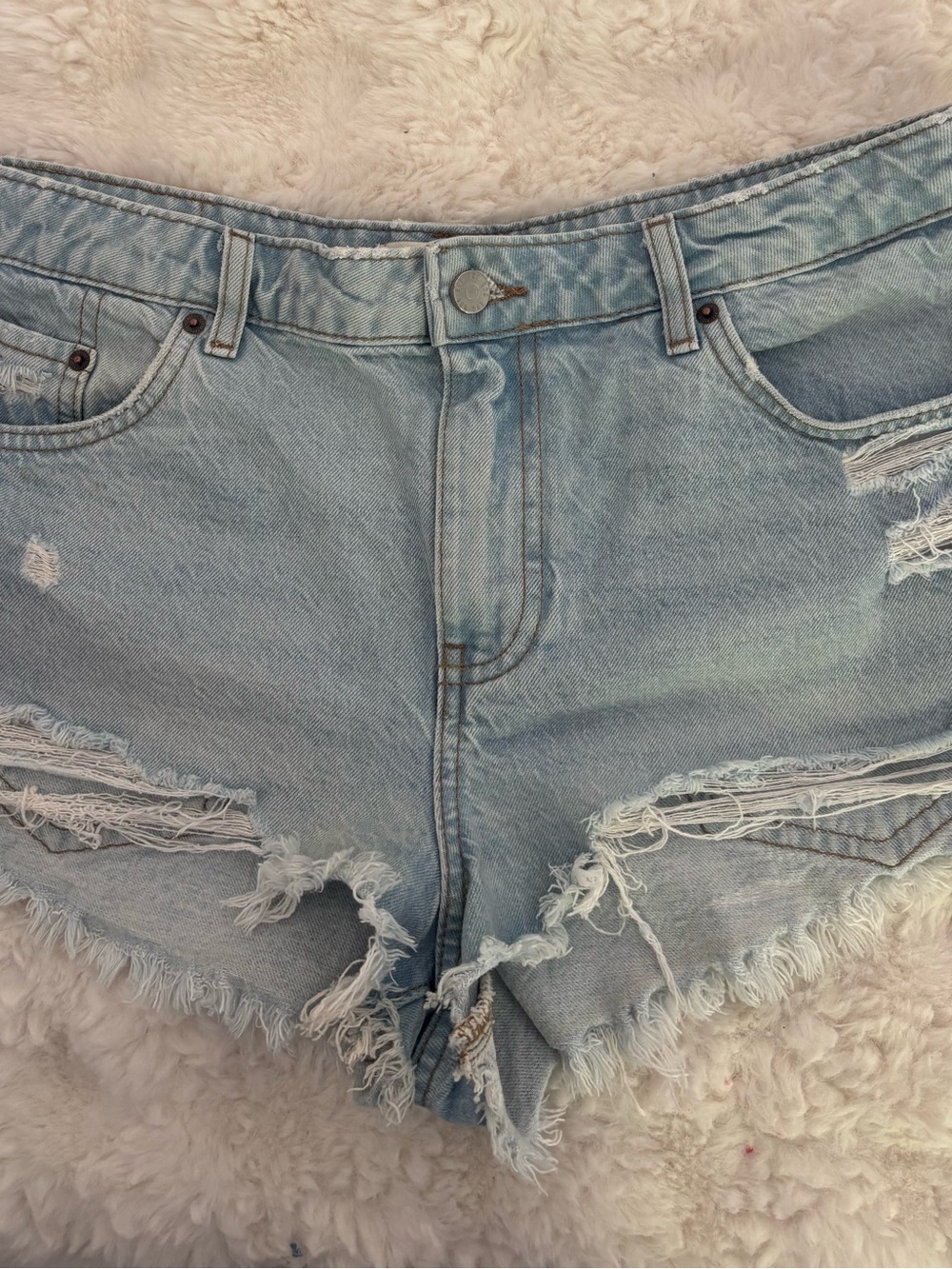 BDG Light Blue Distressed Denim Shorts size 31